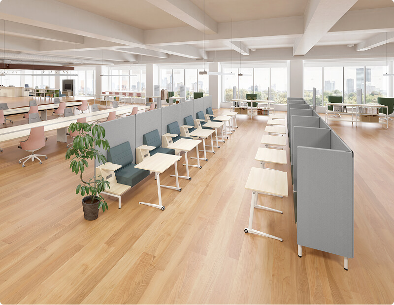 オカムラ製品を使用した明るいオフィス