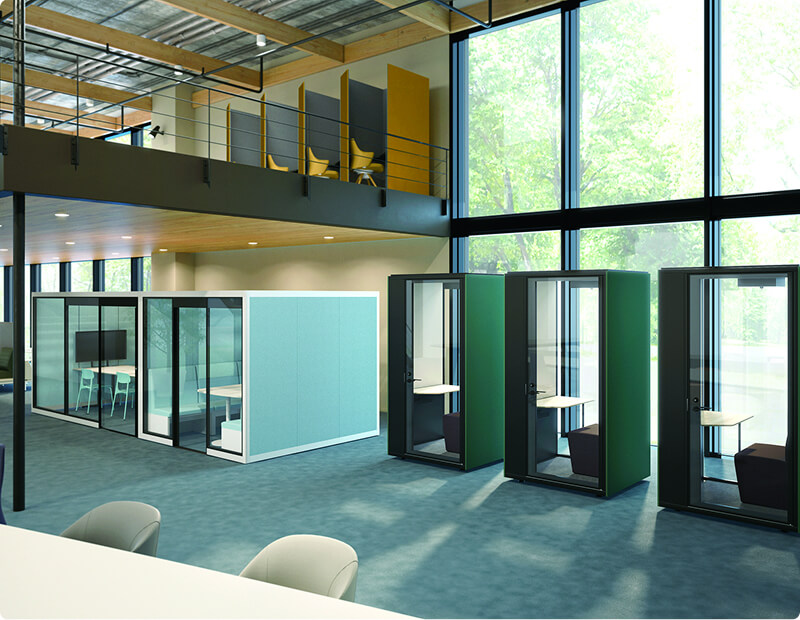 オカムラ製品を使用したシックなオフィス