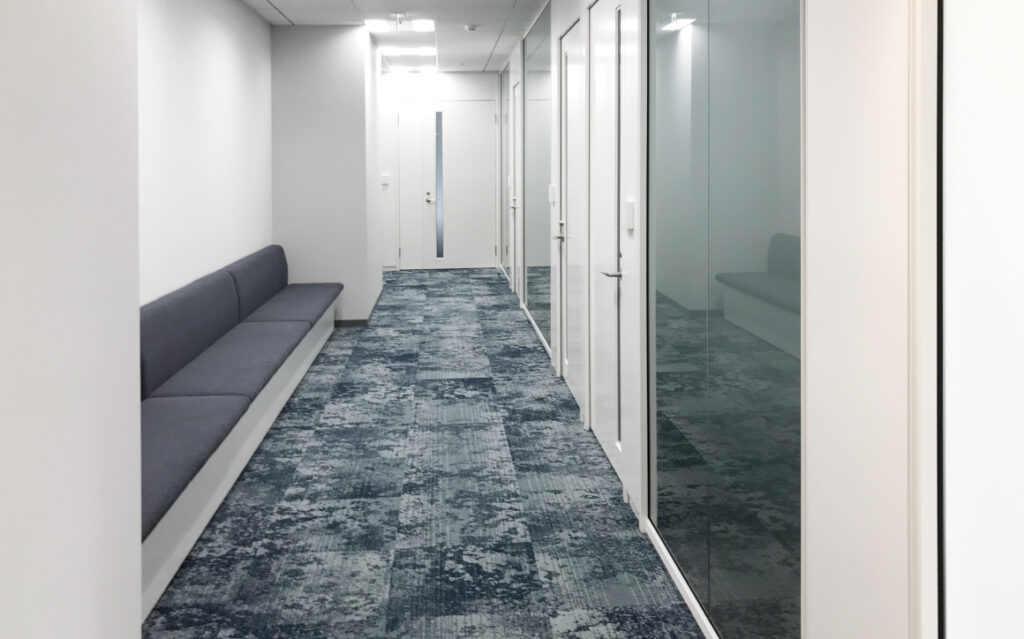 オフィスの通路